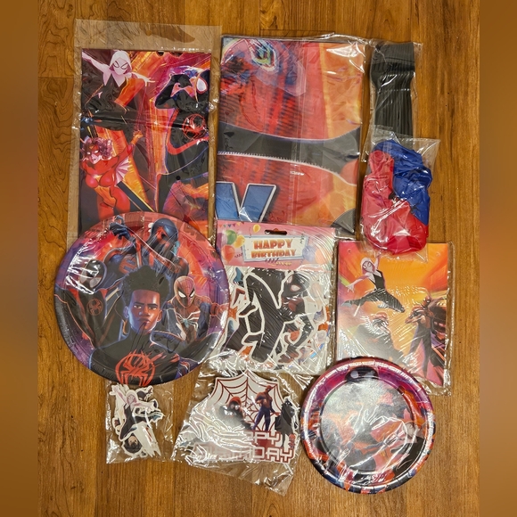 Source Unknown Other - Spider-Man Party Supplies Set - Red and Black